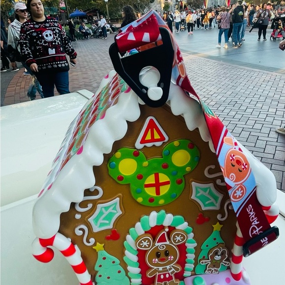 Disney Parks Mickey & Minnie Holiday Gingerbread House Popcorn Bucket SO… - Picture 3 of 7